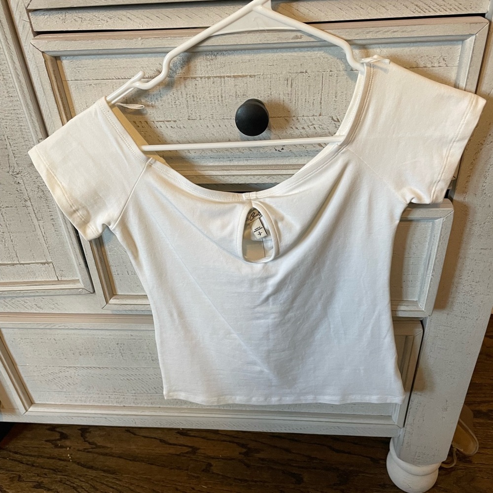 Womens Express Crop top with keyhole